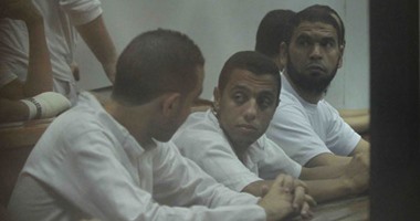بالصور.. تركيب شاشات لعرض الأحراز بقضية مقتل الصحفية ميادة أشرف بحضور المتهمين