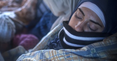 المهاجرون على حدود كرواتيا يبحثون عن الدفئ وسط طقس سيئ