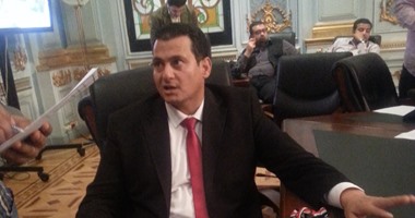 برلمانى يطلب مخاطبة التأمينات الاجتماعية لحل مشاكل الغزل والنسيج وإعادة إنتاجها