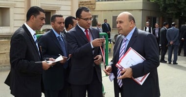 بالصور.. اليوم الثانى لاستقبال النواب.. الهامر تدخل المجلس بعد "العجلة".. نواب "فى حب مصر" يرفضون الإجابة عن اسم رئيس البرلمان.. ونائب يصطحب أسرته: لم أقرأ الدستور.. وعبد الرحيم على فى قاعة 25 يناير