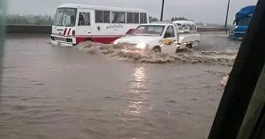 أمطار الإسكندرية تُغرق الطريق الدولى الساحلى والقاهرة الصحراوى