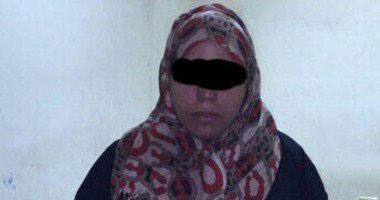 تفاصيل واقعة قتل فتاة لوالدها ضربا بـ"عكاز" بسبب سوء معاملته لها فى أطفيح بالجيزة.. المتهمة: تركنى لأمى وكان عمرى 4 شهور.. عدت لأعيش معه بعد وفاة والدتى وكان يعذبنى.. وتؤكد:مش ندمانة لأنى كنت فى كابوس