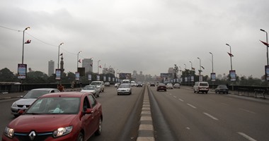 أوناش المرور ترفع حطام حادثى تصادم لسيارات بمحور صلاح سالم وكوبرى أكتوبر