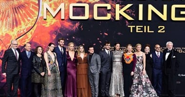 بالصور.. مزاح ومرح بين أبطال "The Hunger Games" فى العرض الخاص
