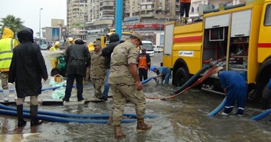 القبض على سائقين بالصرف الصحى لامتناعهم عن رفع مياه الأمطار بالإسكندرية