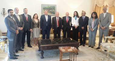بالصور.. جولة لوزير الثقافة قبل مغادرته مسقط