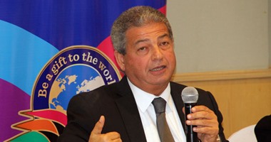 وزير الرياضة يطمئن على بعثة المنتخب الوطنى قبل مواجهة تشاد