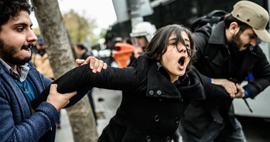 تركيا تعتقل رئيس تحرير صحيفة بعد كشفه إرسال أردوغان شحنات أسلحة لـ"داعش"