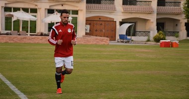بالصور.. برنامج علاجى خاص لحازم إمام فى معسكر المنتخب