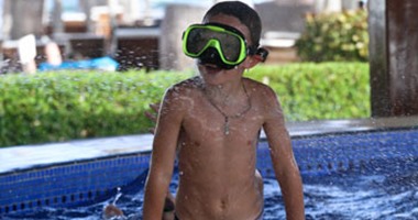 مفاهيم خاطئة تسبب غرق طفلك فى حمام السباحة