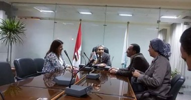 وزير البيئة: لا مساس بصناعات التدوير لجامعى القمامة 