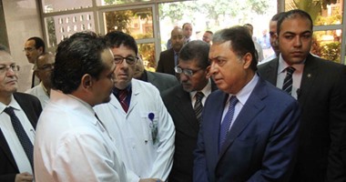 مريض لوزير الصحة: مدير معهد ناصر قالى ملكش علاج عندى.. والوزير:كله هيتظبط
