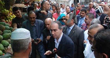 محافظة الجيزة تزيل سوق عشوائى على سكة حديد "برطس أوسيم"