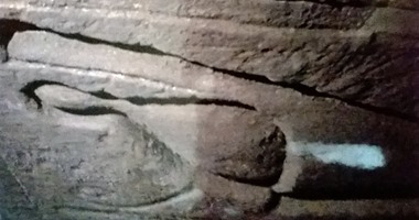 "الآثار" تكتشف أجزاء من مقصورة أثرية ترجع للعصر البطلمى  فى أسوان
