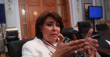  بالصور.. غادة عجمى تنسحب من اجتماع لجنتين بالبرلمان.. وتؤكد: "مش عايزينا نتكلم"