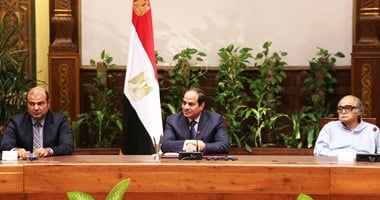 أخبار مصر للساعة6.. الرئيس يكلف وزير التموين بضخ السلع بأسعار مخفضة بالمجمعات