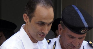 خديجة الجمال ووالدها يزوران جمال مبارك فى سجن المزرعة