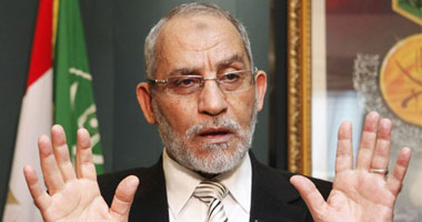 "بديع" من المطار: على الشعب المصرى التحلى بالصبر وأبشرهم بالخير