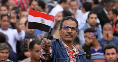 المتظاهرون يواصلون توافدهم على التحرير للمشاركة فى المليونية