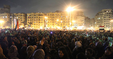 معتصمو "التحرير" يحتفلون بوصول المتظاهرين لـ"الاتحادية"