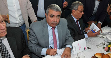 محافظ الإسكندرية يعقد اجتماعا للاستماع لشكاوى المواطنين