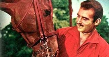 أحمد مظهر من برنس الكلية الحربية إلى فارس السينما المصرية