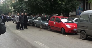 بالفيديو..الأمن يشتبة فى كيس بلاستيك أمام البوابة الخلفية لـ"الوزراء"