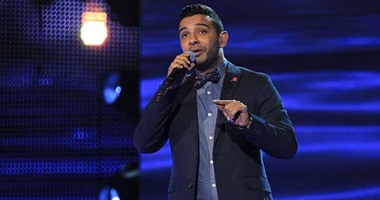 محمد حسن نجم أراب أيدول يغنى "مولاى إنى ببابك" على مسرح جامعة القاهرة