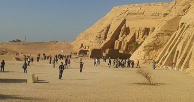 تفويج 300 سائح من جنسيات مختلفة لزيارة أبوسمبل جنوب أسوان