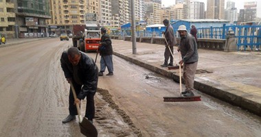 تكثيف أعمال تطهير الشنايش وإغلاق المحلات المخالفة بالإسكندرية