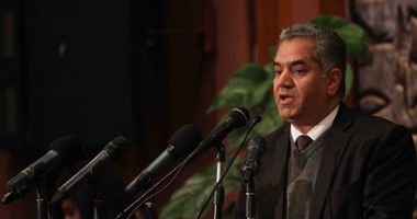 ممدوح الدماطى يتسلم مجموعة من الآثار المصرية المهربة لبرلين