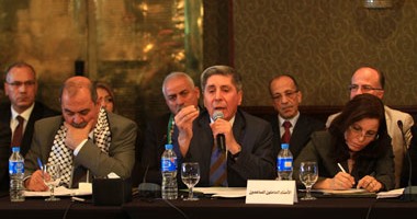 المحامون العرب يرفضون استقالة عبد العظيم المغربى المحامى من المكتب الدائم