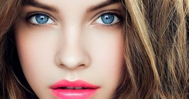 عينى ملونة أطلب شبكة كام ؟ "البنت تسأل وفيس بوك يرد: "رخصتى نفسك"