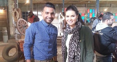 يسرا اللوزى تستضيف محمد حسن نجم أراب آيدول فى " ميكروفون"