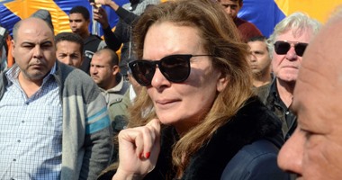 يسرا وإلهام شاهين تعتذران عن مؤتمر جائزة السينما العربية بسبب وفاة فيروز