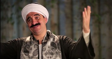 بالفيديو.. نشطاء يتداولون أغنية "ساعات ساعات" بصوت "فزاع"
