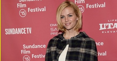 بالصور.. كوبى سمولدرز تحضر عرض فيلمها "Results" بمهرجان  Sundance