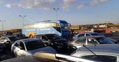 وصول أتوبيس الأهلى للدفاع استعداداً لمباراة الزمالك