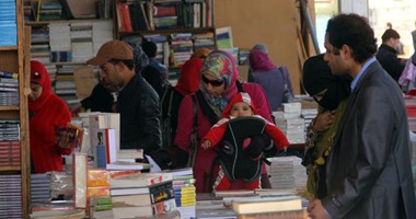 إقبال الجماهير على معرض القاهرة للكتاب وسط إجراءات أمنية مشددة