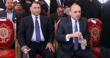 وزير الصحة والإعلامى محمد فودة يتفقدان تطوير مستشفى زفتى فى أجواء احتفالية بالطبول .."عدوى" يعد الأهالى بالافتتاح 25يناير..وتوفير رعاية صحية لـ1153قرية..و"فودة": انتصرت إرادة الأهالى بعد صبر 15عاما