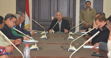 محافظ البحر الأحمر يلتقى المستثمرين القائمين على تجميل الغردقة