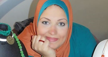 بالصور.. إكسسوارات غير تقليدية فى الشتاء مطعمة بالأحجار الطبيعية
