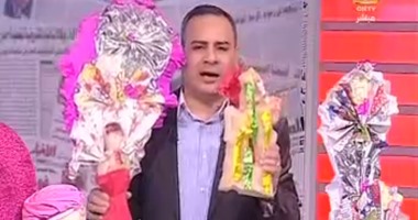 جابر القرموطى يحتفل بالمولد النبوى على طريقته الخاصة بـ"مانشيت"