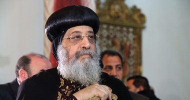 حالة من الانقسام والجدل تسود مواقع التواصل عقب زيارة البابا تواضروس للقدس.. هاشتاج باسمه يتصدر تويتر.. المؤيدون: سبب الزيارة دينى بحت.. والمعارضون: تطبيع غير مباشر مع الكيان الصهيونى