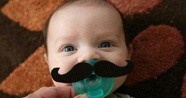 بالصور.. الشارب أحدث أشكال سكاتات الأطفال