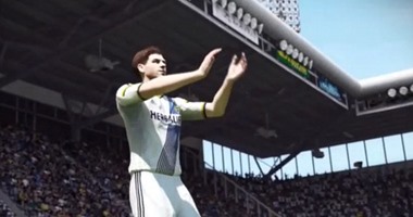 جيرارد يرتدى قميص جالاكسى الأمريكى فى "فيفا 2015"