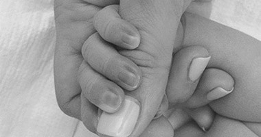 نيك وفانيسا لاشى يستقبلان مولودتهما الثانية "بروكلين إليزابيث لاشى"