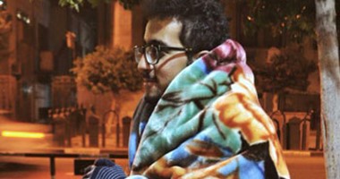 بالصور.. "بطانية حمزة" حملة شعارها "ساعد الفقير وضحّكه"