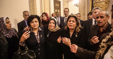 بهاء أبو شقة يقرر وقف الجلسة الإجرائية مؤقتا بسبب إصابة نائبة بالإغماء