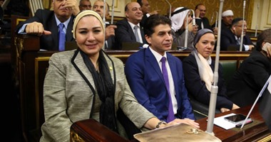 نواب البرلمان يبدأون حلف اليمين الدستورية